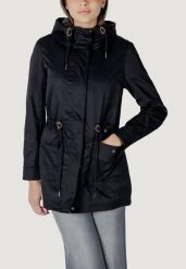 Parka Kobieta ONLY ONLLOUISE PARKA CC LIFE OTW. Czarne parki damskie Only, na zimę, m, bez wzorów, bez kaptura. Za 251.30 zł.