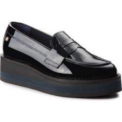 Półbuty TOMMY HILFIGER - Modern Flatform Loaf FW0FW03141 Midnight 403. Półbuty damskie marki Tommy Hilfiger. W wyprzedaży za 359.00 zł.