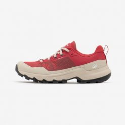 Buty turystyczne damskie MH500 Light. Czerwone obuwie sportowe damskie QUECHUA, bez wzorów, z kauczuku, outdoorowe. W wyprzedaży za 219.99 zł.