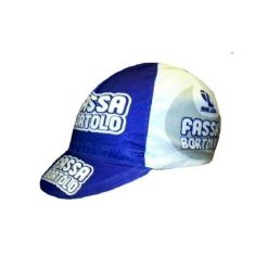 Czapeczka z daszkiem pod kask unisex Fassa Bortolo. Białe buty sportowe męskie APIS, bez zapięcia, rowerowe. Za 55.00 zł.