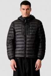 C.P. COMPANY Czarna męska kurtka puchowa MEDIUM JACKET, Rozmiar XL. Czarne kurtki męskie C.P. Company, l, bez wzorów, z puchu, klasyczne, bez kaptura. Za 2,499.00 zł.