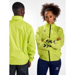 Kurtka ortalionowa piłkarska dla dorosłych Hummel Core XK Spray Jacket. Zielone kurtki damskie Hummel, na wiosnę, m, bez wzorów, z materiału, z kapturem. Za 214.25 zł.