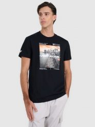 4F T-shirt regular z nadrukiem męski - czarny S. Czarne t-shirty męskie 4f, m, bez wzorów, z bawełny, bez kołnierzyka. Za 69.99 zł.