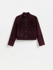 Zamszowa marynarka - mahoniowy. Brązowe żakiety damskie Reserved, l, bez wzorów, z zamszu. Za 559.99 zł.