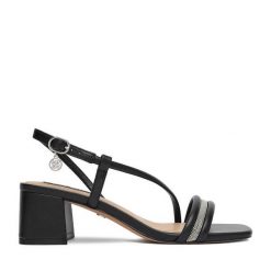 Sandały Nine West. Czarne sandały damskie Nine West, bez wzorów, bez obcasa, na słupku, bez zapięcia. Za 249.99 zł.
