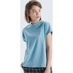 Gładka koszulka - Zielony. T-shirty damskie marki Cropp. Za 29.99 zł.