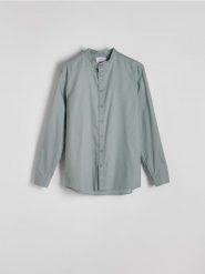 Koszula regular fit ze stójką - miętowy. Zielone koszule męskie Reserved, l, bez wzorów, z bawełny, bez kołnierzyka, bez ramiączek. W wyprzedaży za 39.99 zł.