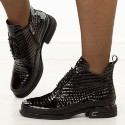 Czarne bkp skórzane botki damskie Cambell 60320. Czarne botki damskie Cambell, na jesień, z gumy, eleganckie, z okrągłym noskiem, bez obcasa, na płaskiej podeszwie, bez zapięcia. Za 399.00 zł.