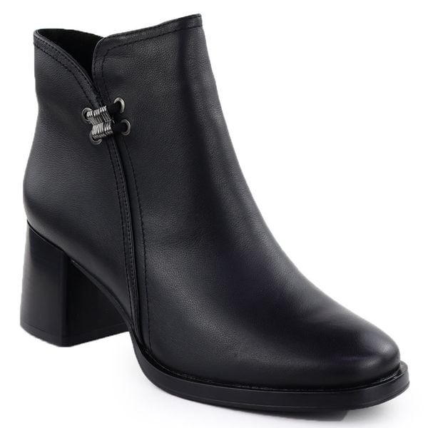 Skórzane botki damskie na obcasie czarny Sergio Leone BT25209-S. Czarne botki damskie Sergio Leone, ze skóry, bez obcasa, na obcasie, bez zapięcia. Za 239.99 zł.