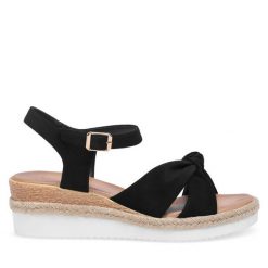 Espadryle Clara Barson. Czarne klapki damskie Clara Barson, bez wzorów, bez obcasa, bez zapięcia. Za 99.99 zł.