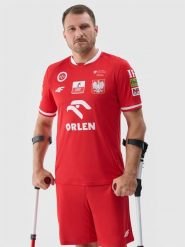 4F Koszulka replika wyjazdowa AMP Futbol męska - czerwona L. Czerwone koszulki sportowe męskie 4f, l, bez wzorów, z dzianiny, klasyczne, bez kołnierzyka. Za 289.99 zł.