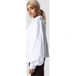 NA-KD Trend Koszula Volume Sleeve - White. Białe koszule damskie NA-KD Trend, z krótkim rękawem. Za 141.95 zł.