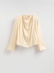 Bluzka z lyocellem - kremowy. Białe bluzki damskie Reserved, l, bez wzorów, z lyocellu, bez kołnierzyka, bez ramiączek. Za 149.99 zł.