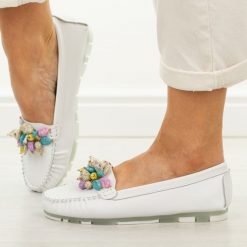 Białe skórzane mokasyny damskie Filippo Dp7809/26. Białe mokasyny damskie Filippo, z jeansu, casualowe. Za 219.00 zł.