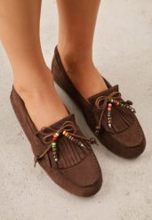 Brązowe Mokasyny VICES z Imitacji Zamszu z Kokardką Kolorowymi Koralikami i Skórzaną Wkładką Nenden. Brązowe mokasyny damskie Renee, z jeansu, eleganckie. Za 99.99 zł.