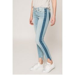 Tommy Jeans - Jeansy Nora. Jeansy damskie marki Tommy Jeans. W wyprzedaży za 399.90 zł.