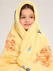 Koc PAW Patrol - żółty. Żółte kocyki dla dzieci Sinsay. Za 35.99 zł.