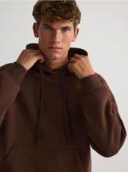 Gładka bluza z kapturem - ciemnobrązowy. Brązowe bluzy męskie Reserved, l, bez wzorów, z bawełny, z kapturem. Za 149.99 zł.