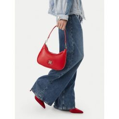 Torebka Nine West. Czerwone torebki do ręki damskie Nine West, bez wzorów, klasyczne, bez dodatków. Za 199.99 zł.