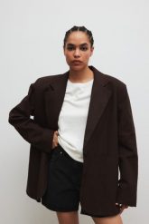 Marynarka typu oversize z lnem w kolorze INTENSE BROWN - HARLEY-M/L. Brązowe żakiety damskie Marsala, l, bez wzorów, z bawełny, eleganckie. Za 459.90 zł.