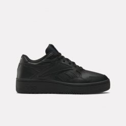 Sneakersy młodzieżowe Reebok ATR Chill buty sportowe juniorskie czarne. Czarna trekkingi męskie Reebok, trekkingowe. Za 200.85 zł.