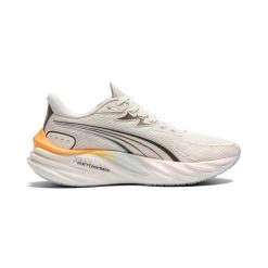 Damskie buty do biegania Puma Velocity Nitro 4 RC. Białe obuwie sportowe damskie Puma, bez wzorów, z materiału, do biegania. Za 470.91 zł.