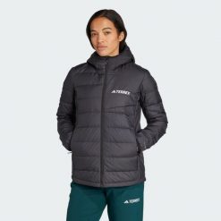Kurtka z kapturem Terrex Multi Light Down CLIMAWARM. Czarne kurtki damskie Adidas, xs, bez wzorów, z puchu, z kapturem. Za 649.00 zł.