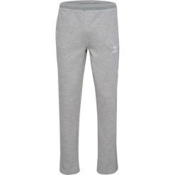 Spodnie dresowe Hummel Move 2.0. Szare krótkie spodenki sportowe męskie Hummel, bez wzorów, z dresówki, na fitness i siłownię. Za 246.00 zł.