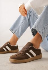 Brązowe Sneakersy Typu Tenisówki Ozdobione Paskami po Bokach Fefia. Brązowe trampki i tenisówki dziewczęce Renee, na wiosnę, bez wzorów, z jeansu, bez zapięcia. Za 99.99 zł.