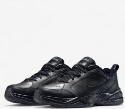Nike Buty męskie Monarch IV czarne r. 43 (415445-001). Czarne buty sportowe męskie Nike, bez zapięcia. Za 345.45 zł.