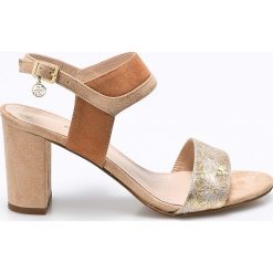Solo Femme - Sandały. Szare sandały damskie Solo Femme, z materiału. W wyprzedaży za 219.90 zł.