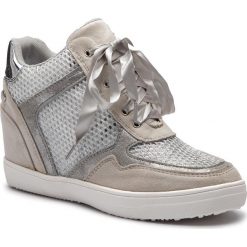 Sneakersy XTI - 48936 Offwhite. Brązowe półbuty damskie Xti, bez wzorów, z materiału, bez obcasa, na koturnie, bez zapięcia. W wyprzedaży za 159.00 zł.
