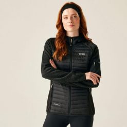 Kurtka damska hybrydowa Newhill. Czarne kurtki damskie Regatta, bez wzorów, z dzianiny, bez kaptura. Za 179.99 zł.