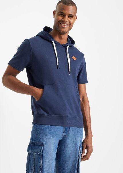 Bluza z kapturem, krótki rękaw. Niebieskie bluzy męskie bonprix, m, bez wzorów, z dresówki, z kapturem. Za 102.99 zł.