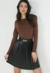Czarna Plisowana Spódnica z Imitacji Skóry z Łańcuszkiem Hoshe. Czarne spódnice damskie Born2be, m, bez wzorów, ze skóry, mini. Za 84.99 zł.