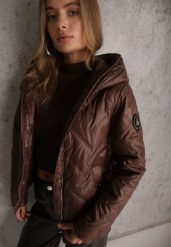 Brązowa Kurtka Przejściowa Pikowana z Kapturem Zapinana na Suwak z Kieszeniami Favora. Brązowe kurtki damskie Renee, l, bez wzorów, z jeansu, z kapturem, na golfa. Za 159.99 zł.