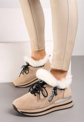 Beżowe Płaskie Sneakersy Ozdobione Futerkiem i Napisem Tarvina. Brązowe obuwie sportowe damskie Born2be, bez wzorów, z jeansu. Za 99.99 zł.