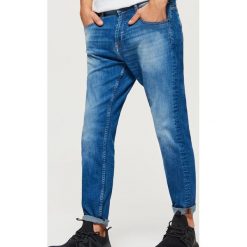Jeansy CROPPED - Niebieski. Jeansy męskie marki Cropp. W wyprzedaży za 49.99 zł.