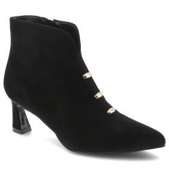 Botki damskie D&A by S.Barski o eleganckim fasonie z ozdobnymi złotymi detalami i smukłym obcasem typu szpilka czarne, CR62-3496 Black. Czarne kozaki damskie S.BARSKI, bez obcasa, na obcasie. Za 305.99 zł.