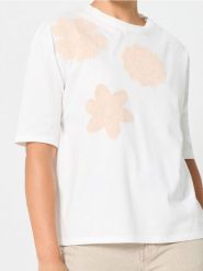 Bawełniana koszulka z aplikacją 3D - kremowy. Białe t-shirty damskie Sinsay, l, z aplikacjami, z bawełny, bez kołnierzyka. Za 35.99 zł.