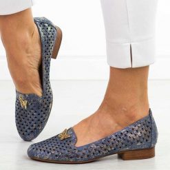 Niebieskie jeans ażurowe półbuty damskie M.Daszyński Sa222-3. Niebieskie półbuty damskie M.Daszyński, na jesień, z aplikacjami, z jeansu, eleganckie, bez obcasa, na płaskiej podeszwie, bez zapięcia. Za 179.00 zł.