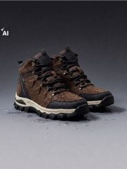Wodoodporne buty trekkingowe - brązowy. Brązowe trekkingi męskie Sinsay, trekkingowe. Za 129.99 zł.