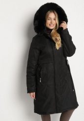 Czarna Klasyczna Kurtka Parka z Kapturem z Futerkiem Essoria. Czarne parki damskie Born2be, plus size, bez wzorów, z jeansu, klasyczne, z kapturem. Za 229.99 zł.