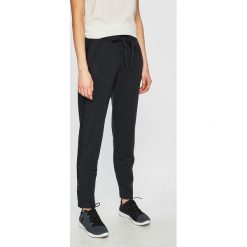 Under Armour - Spodnie. Legginsy damskie Under Armour. W wyprzedaży za 199.90 zł.