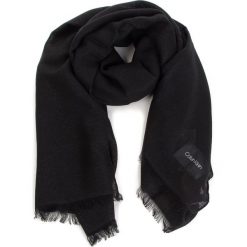 Szal CALVIN KLEIN - Sparkling Scarf K60K604908 001. Szaliki i chusty damskie marki Calvin Klein. Za 279.00 zł.