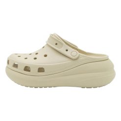 Crocs Classic Crush Clog 207521-2Y2 36-37. Białe sandały damskie Crocs, bez wzorów, z syntetyku, bez obcasa, bez zapięcia. Za 269.99 zł.