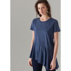 Bawełniana koszulka z falbaną - Niebieski. T-shirty damskie Mohito. W wyprzedaży za 39.99 zł.