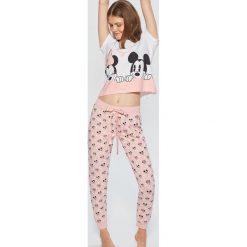Dwuczęściowa piżama Mickey Mouse - Różowy. Czerwone piżamy damskie Cropp, z motywem z bajki. Za 99.99 zł.