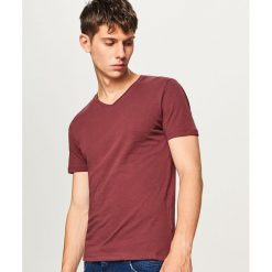 Gładki t-shirt - Czerwony. T-shirty damskie Reserved. Za 39.99 zł.