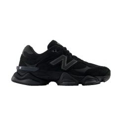 Buty New Balance U9060 czarne niskie. Czarne obuwie sportowe damskie New Balance, bez wzorów, z nubiku, trekkingowe. Za 849.00 zł.
